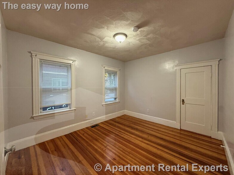 Building Photo - 110 W Quincy St