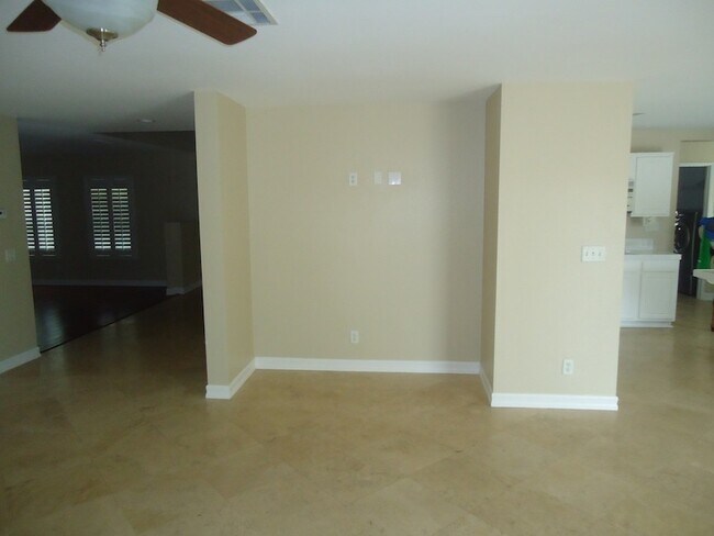 Building Photo - Huge 4 bedroom Masterpiece in the Terra Vista Community For Rent