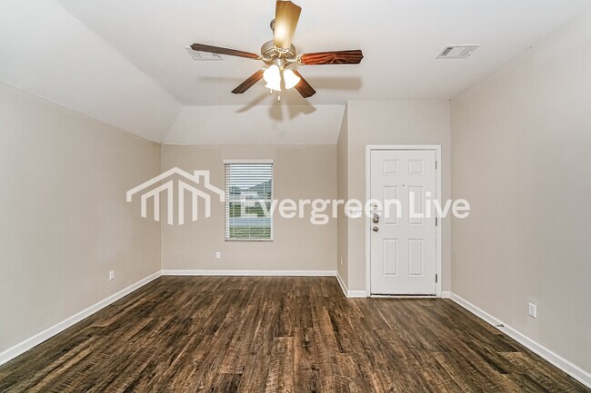 Building Photo - 16366 Creek Dr