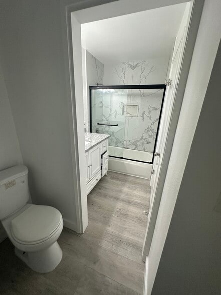 Building Photo - 2017 Vista del Mar