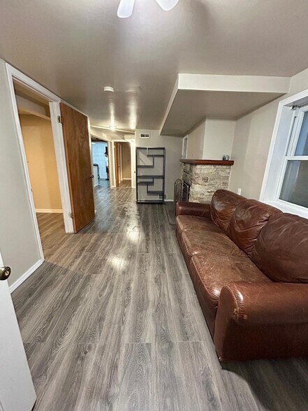 Living Room/Dining Room - 3708 W Dickens Ave