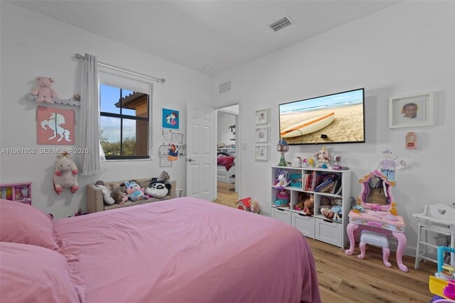 Building Photo - 3436 W 90th St