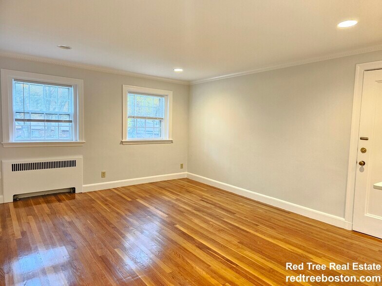 Building Photo - 67 Wyman St