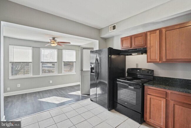 Building Photo - 207 Kennedy St NW