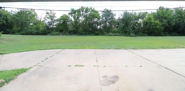Building Photo - 215 Elkchester Cir