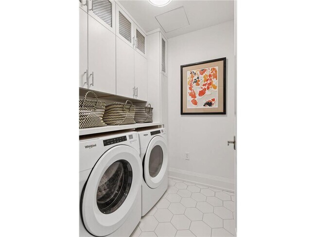 Building Photo - 1111 W River Pkwy