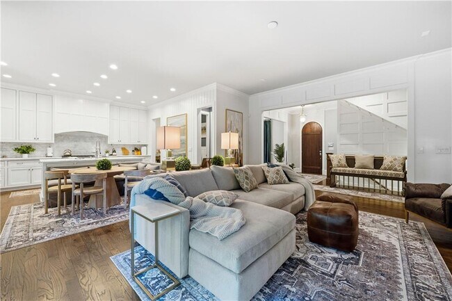 Building Photo - 1295 Cumberland Rd NE