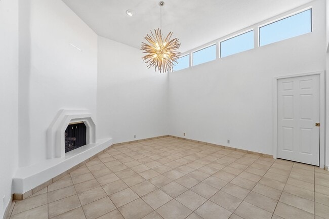 Building Photo - Welcome to this stunning 3-bedroom, 2-bathroom home in the heart of Scottsdale, AZ *RENT SPECIAL*