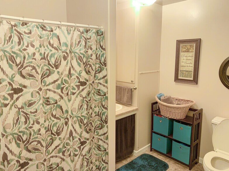 Building Photo - 14318 67th Ave NE