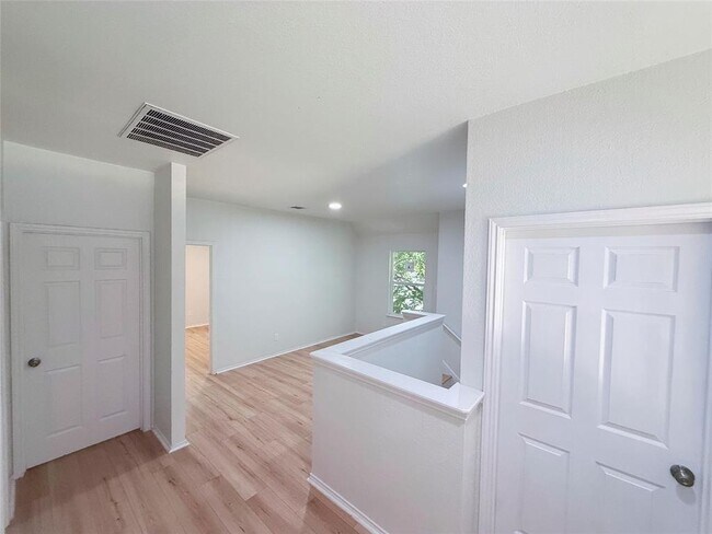 Building Photo - 16403 Spotted Eagle Dr