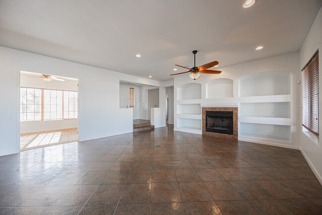 Building Photo - 12746 W Colter St