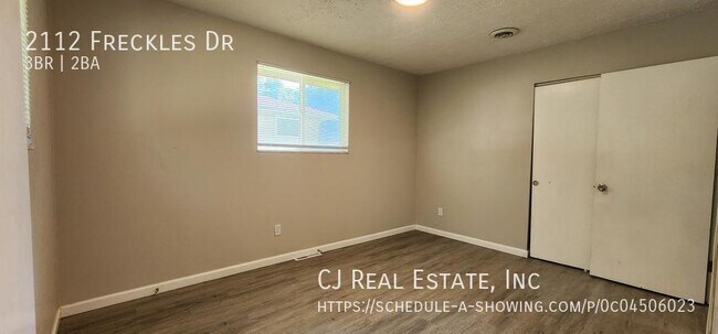Building Photo - 2112 Freckles Dr