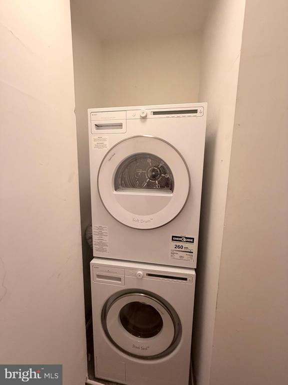 Building Photo - 1111 Duke St