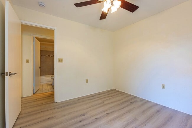 Building Photo - Unfurnished, 2 Bed, 1.5 Bath at Keonekai Villages