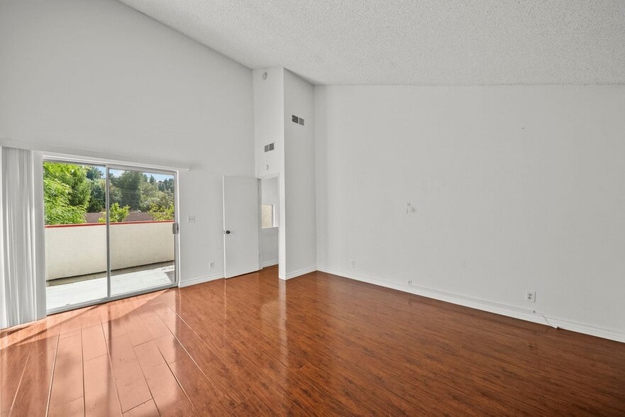 Building Photo - 22647 Margarita Dr