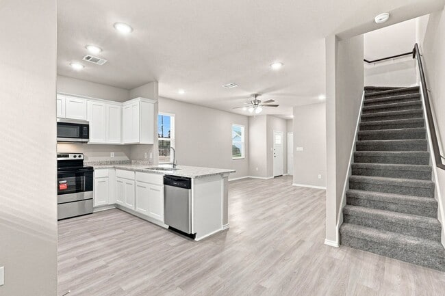 Building Photo - 9034 Glen Shadow Dr