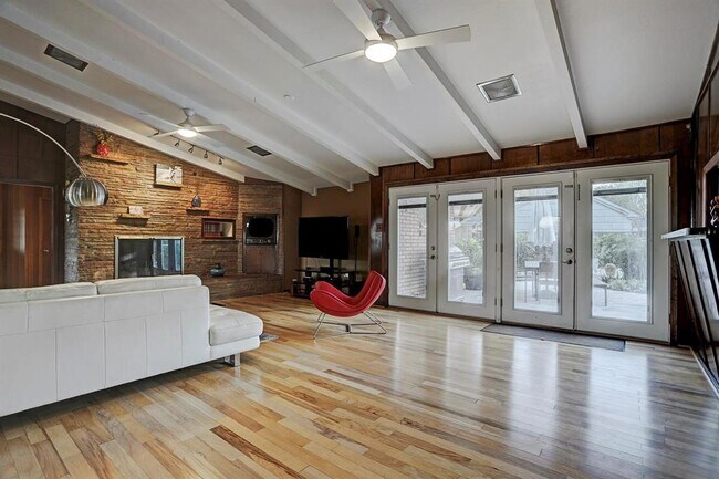 Building Photo - 8002 Glen Valley Dr