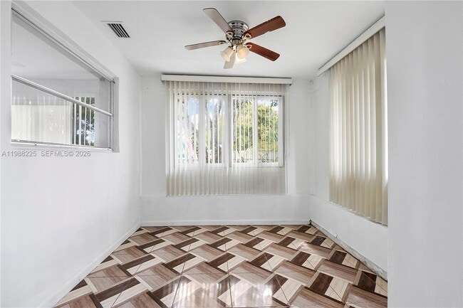 Building Photo - 5320 NW 15th Ct