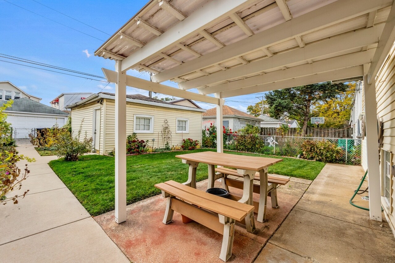 Backyard - 4937 W Schubert Ave