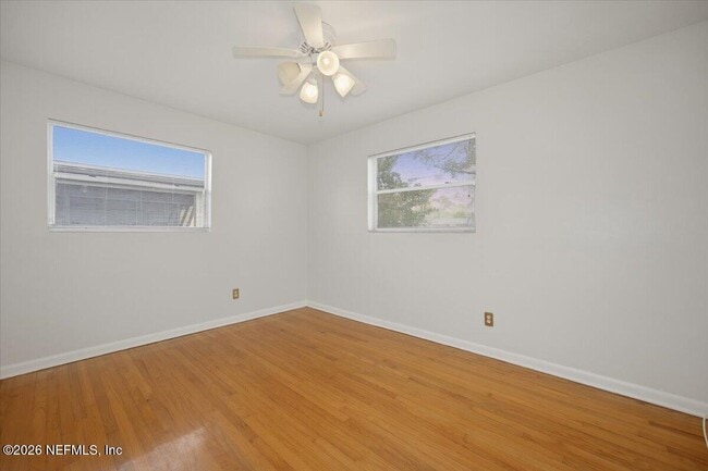 Building Photo - 2214 Larry Dr