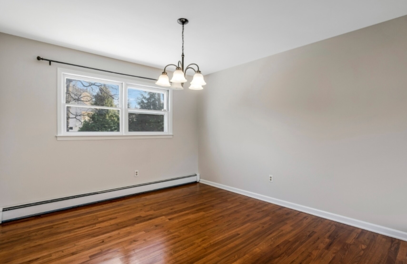 Building Photo - 944 Victor St