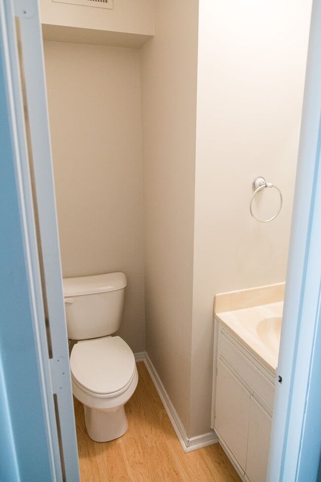 Building Photo - Enjoy Freshly Painted Open Floor Plan!