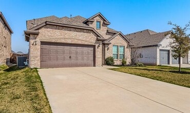 Building Photo - 638 Pinehurst Rd