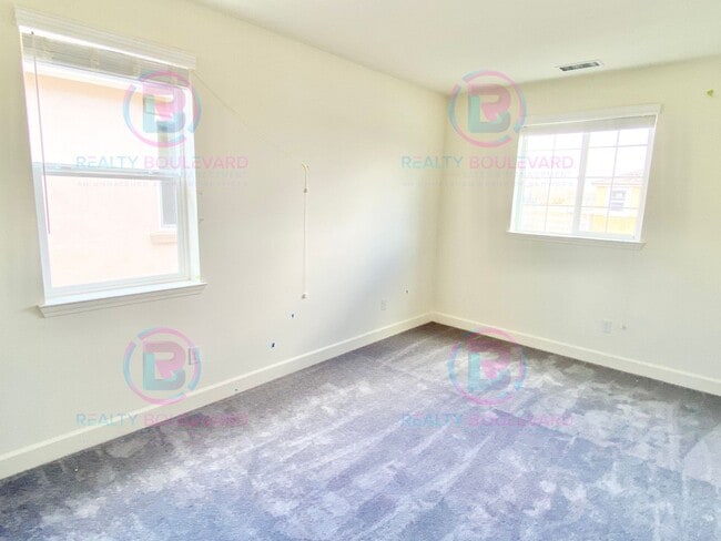 Building Photo - 1127 Winter Hawk Wy