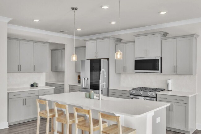 Building Photo - Elegant 5BR/4BA Home Minutes from the Swam...