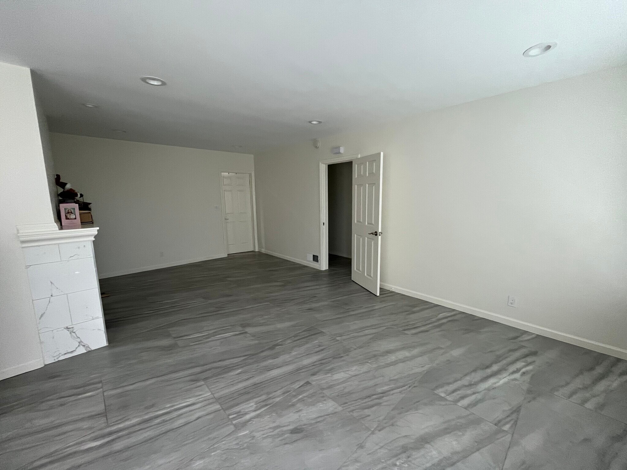 Building Photo - 945 Montgomery Dr