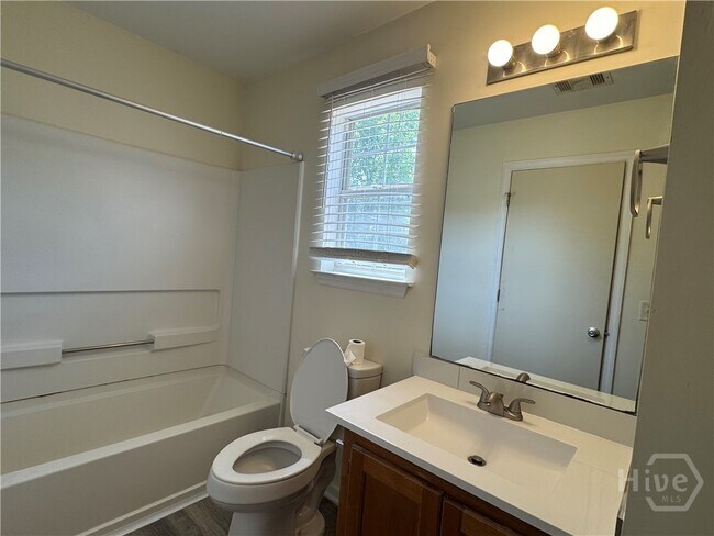 Building Photo - 57 Soling Ave