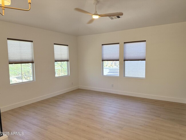 Building Photo - 34746 N 30th Dr