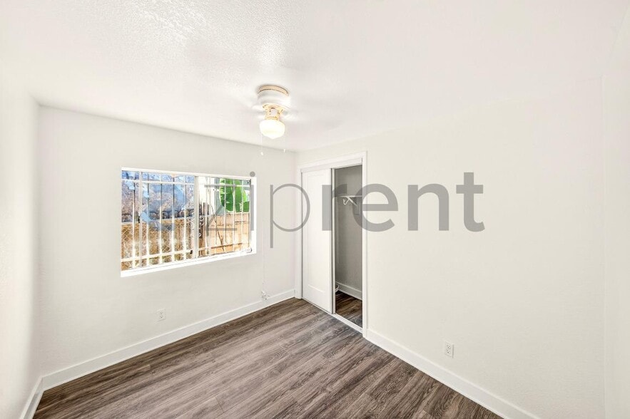 Building Photo - 1737 E 108th St