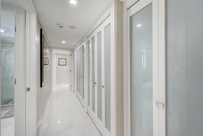 Building Photo - 4100 Galt Ocean Dr