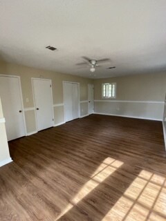 Building Photo - Small Drive