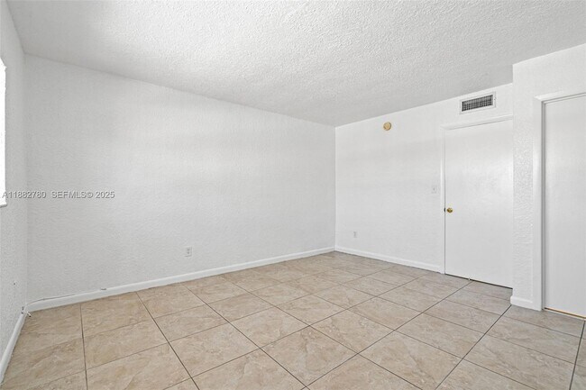 Building Photo - 8650 SW 67th Ave