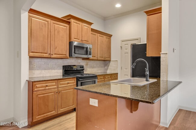 Building Photo - 329 Chimney Rock Blvd