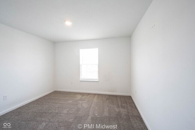Building Photo - 3975 Fenwick Ln
