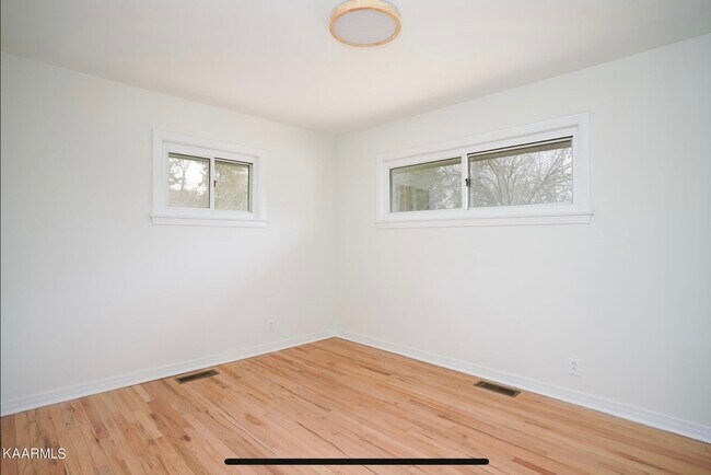 Building Photo - 4502 Glasgow Rd