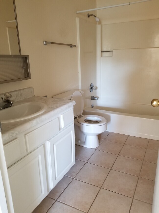 Building Photo - 2002 S Black Ave