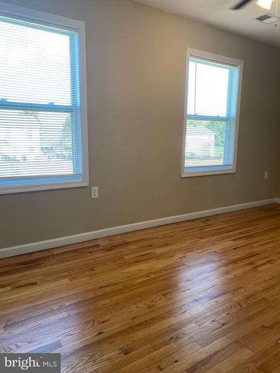 Building Photo - 208 Hackberry Dr