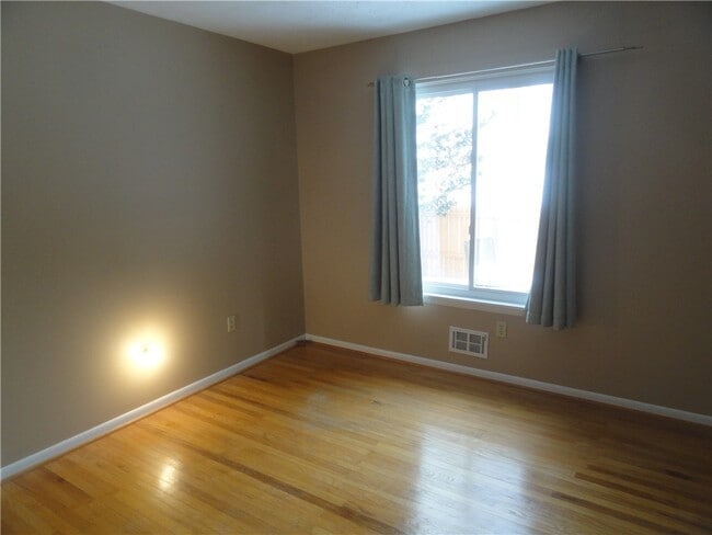 Building Photo - 64 Greenway Blvd