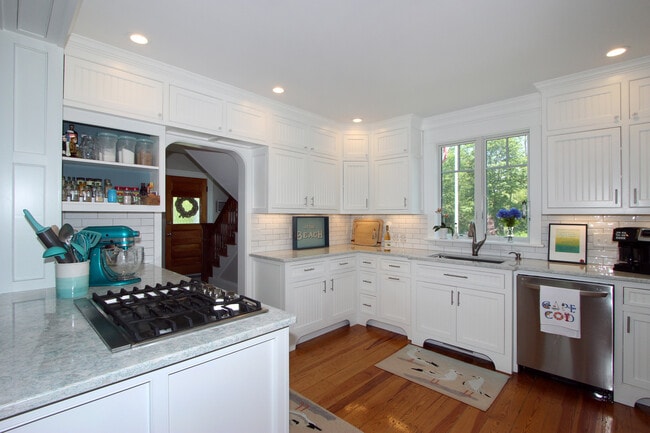 Building Photo - 351 Barlows Landing Rd