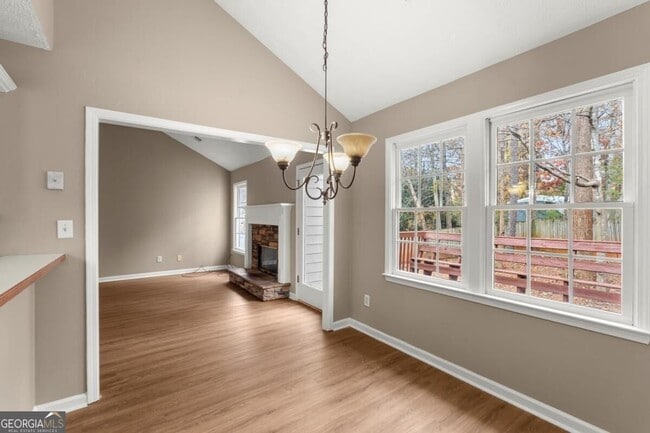 Building Photo - 16 Valleyside Dr