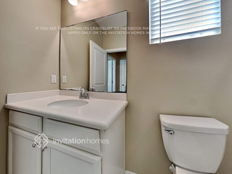 Building Photo - 9902 Lemon Grass Ln