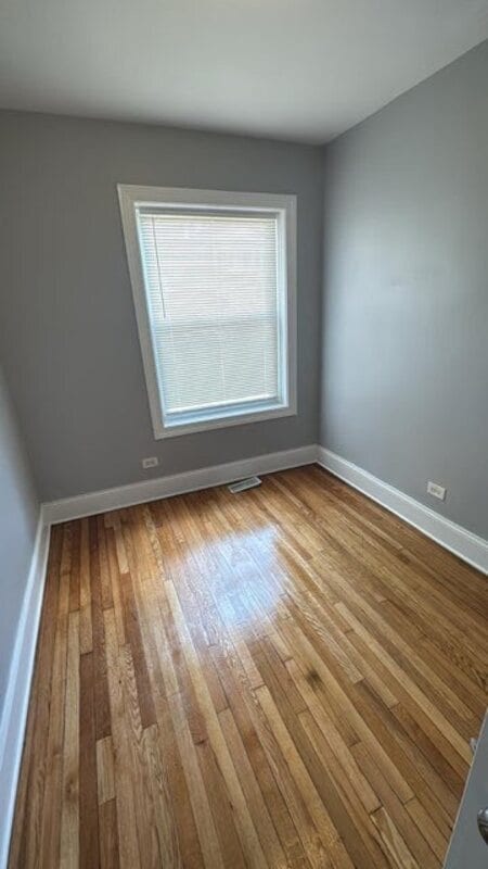 Building Photo - 7408 S Eberhart Ave