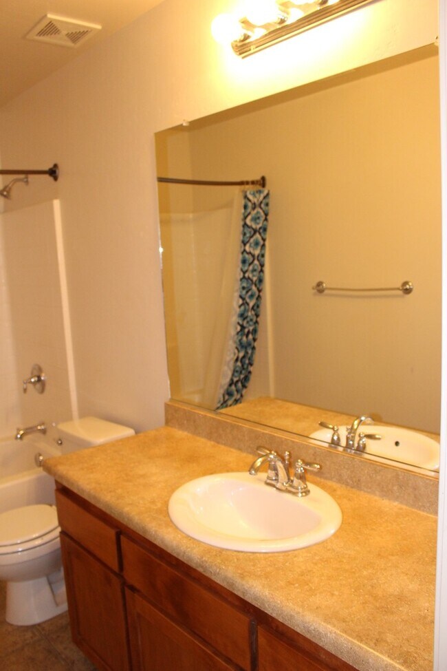 Building Photo - 208 Agile Way