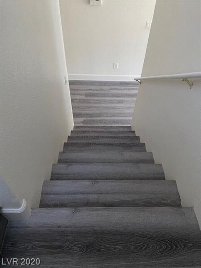 Building Photo - Gorgeous SW Las Vegas 3 beds, 2.5 baths. L...
