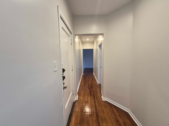 Building Photo - 6830 S South Shore Dr