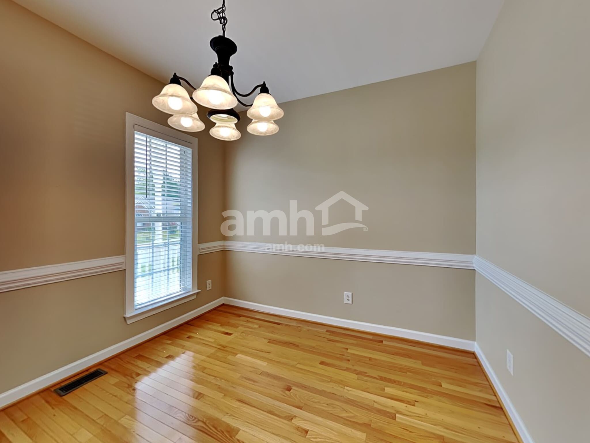 Building Photo - 56 Locket Dr